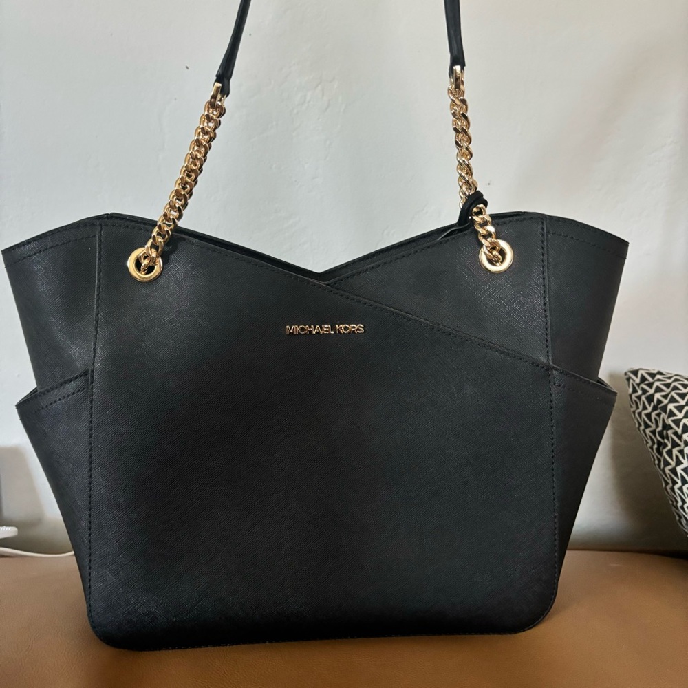 BNWT Michael Kors Black Jet Set Large Saffiano Leather Shoulder Bag